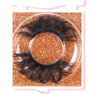 Voluminous Babydoll Eyelashes